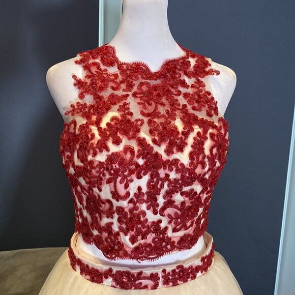 Women’s 2 Piece Prom Party Dress Halter Neck with Red Flower Detail Size 6 - Picture 3 of 11